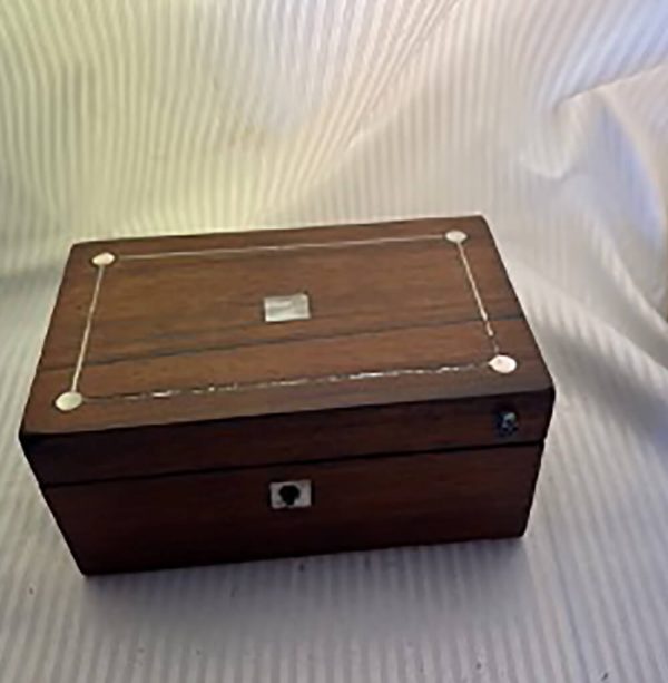 Rapping Hand Box